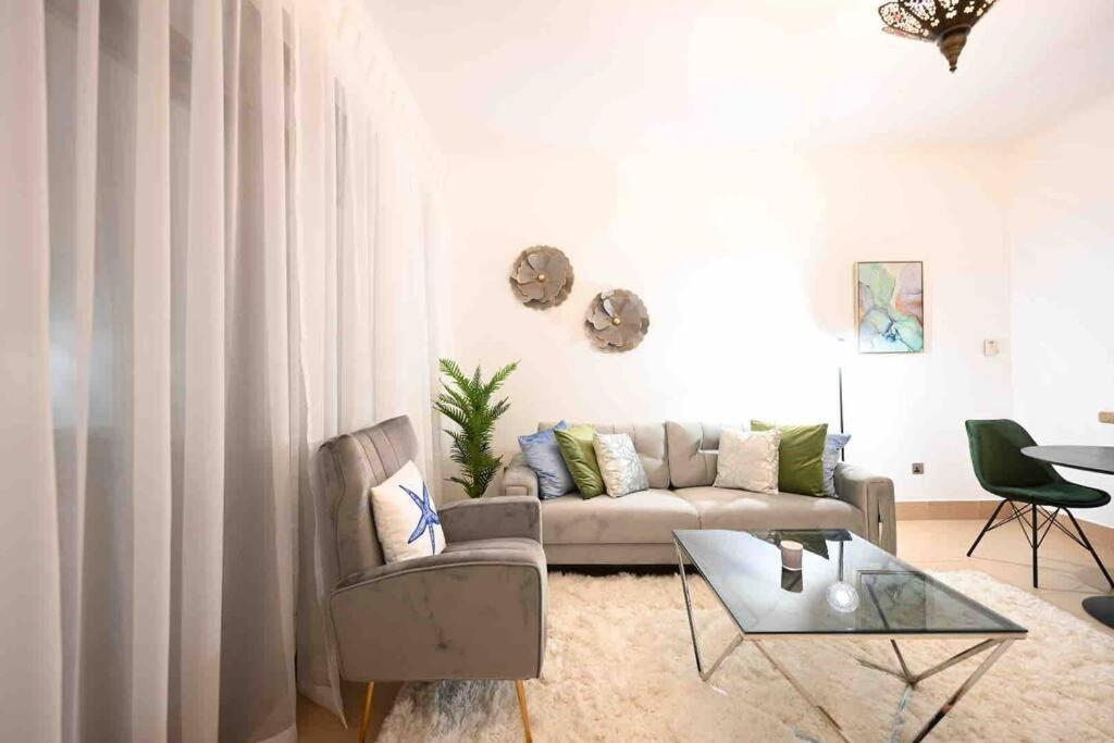Brand New Furniture . Close To Dubai Mall. Ngoại thất bức ảnh