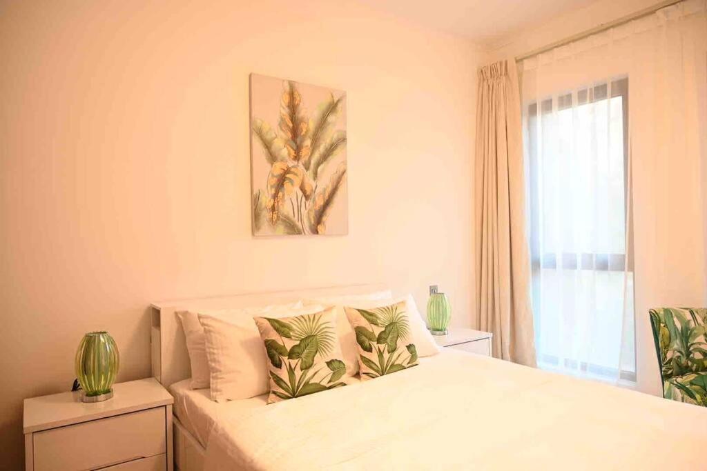 Brand New Furniture . Close To Dubai Mall. Ngoại thất bức ảnh