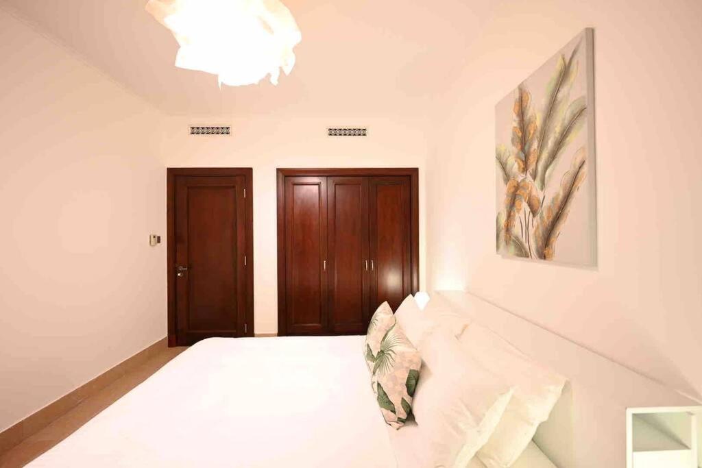 Brand New Furniture . Close To Dubai Mall. Ngoại thất bức ảnh