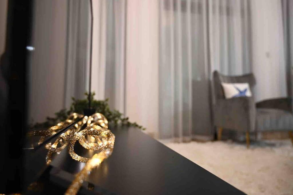 Brand New Furniture . Close To Dubai Mall. Ngoại thất bức ảnh