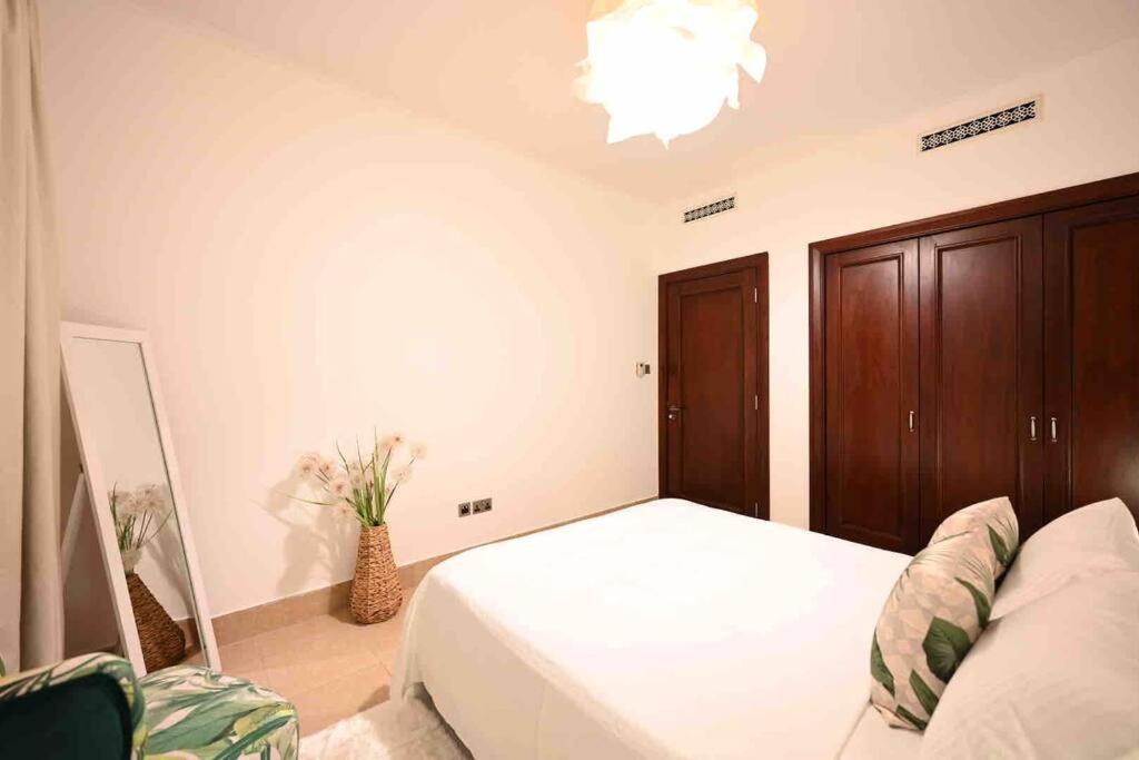 Brand New Furniture . Close To Dubai Mall. Ngoại thất bức ảnh