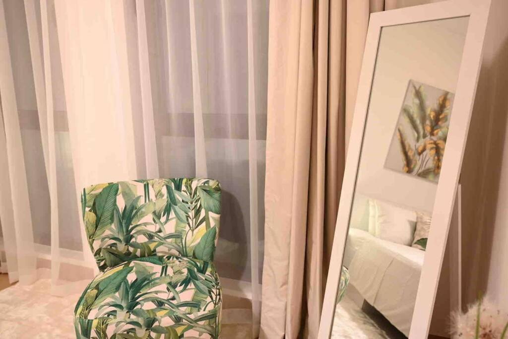 Brand New Furniture . Close To Dubai Mall. Ngoại thất bức ảnh