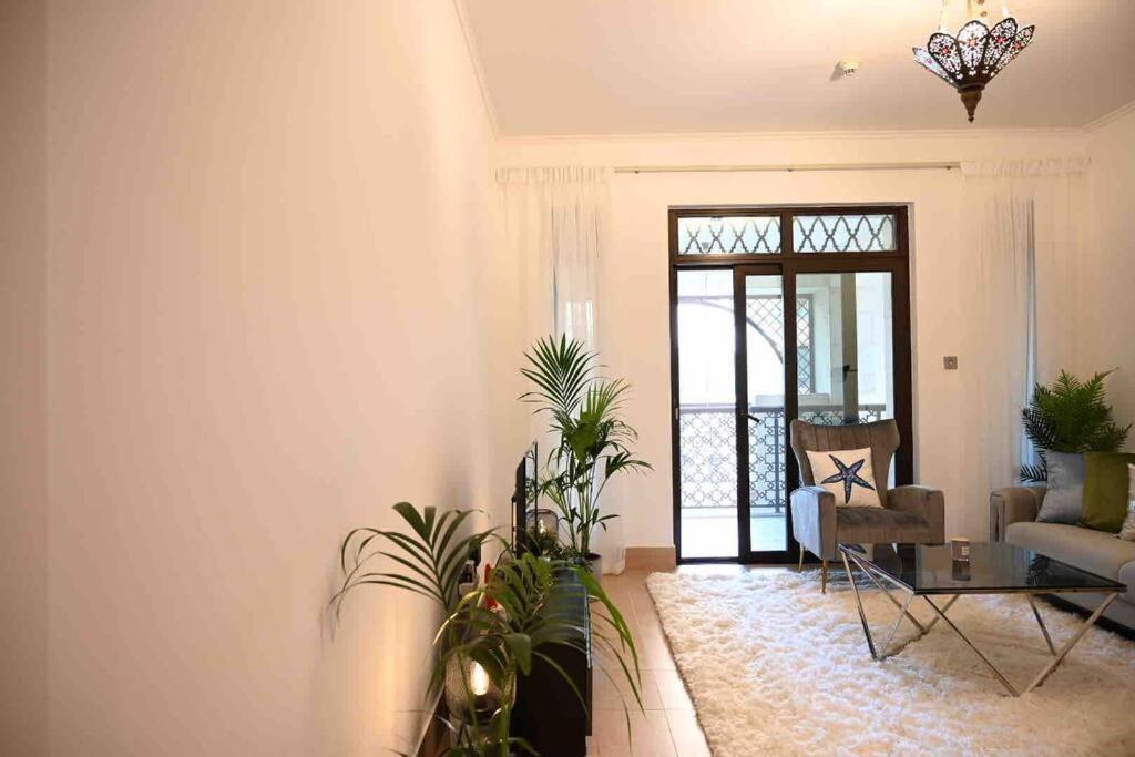 Brand New Furniture . Close To Dubai Mall. Ngoại thất bức ảnh