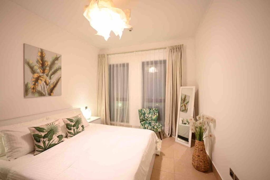 Brand New Furniture . Close To Dubai Mall. Ngoại thất bức ảnh