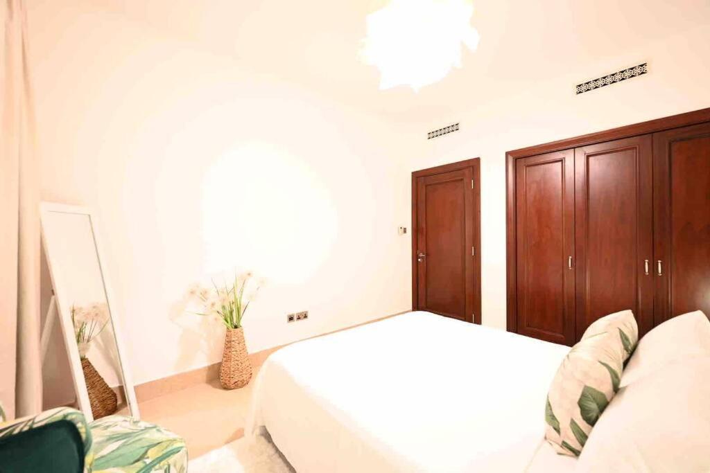 Brand New Furniture . Close To Dubai Mall. Ngoại thất bức ảnh