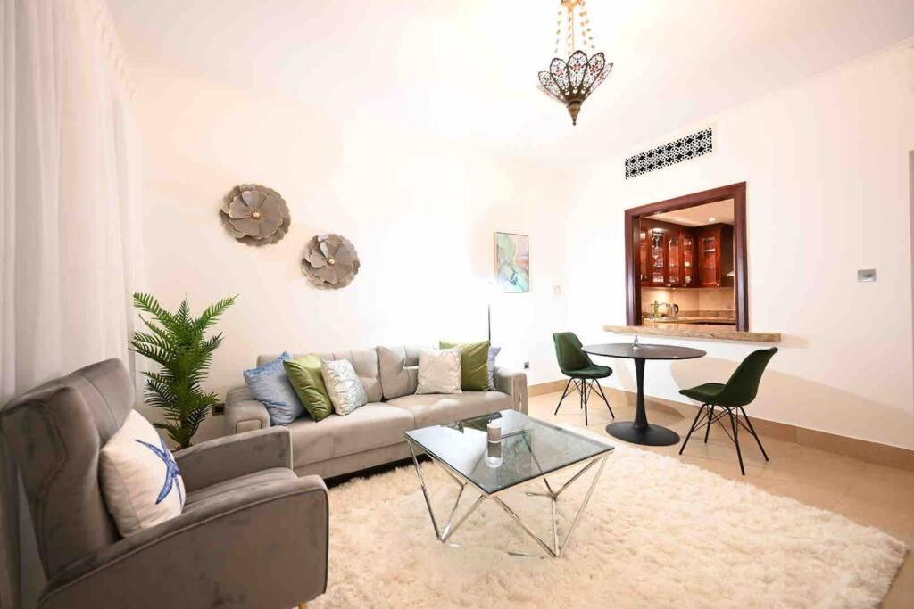 Brand New Furniture . Close To Dubai Mall. Ngoại thất bức ảnh